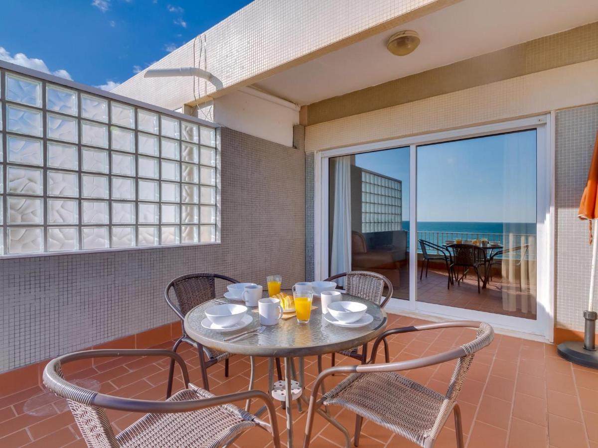 Al Apartment *