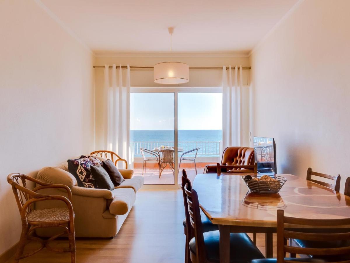 Al Apartment *